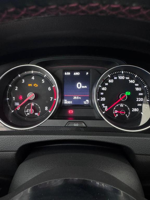 VOLKSWAGEN Golf - Foto