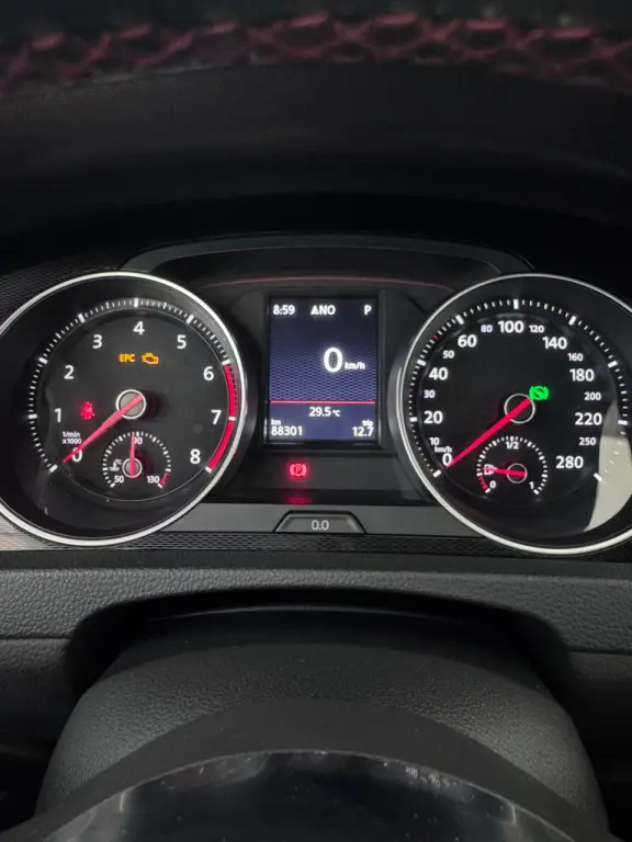 VOLKSWAGEN Golf - Foto