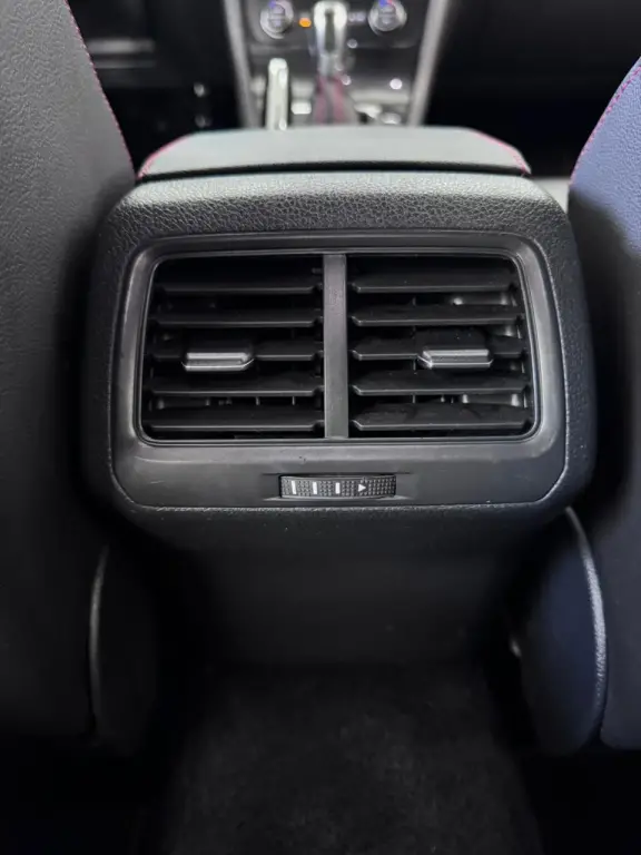 VOLKSWAGEN Golf - Foto