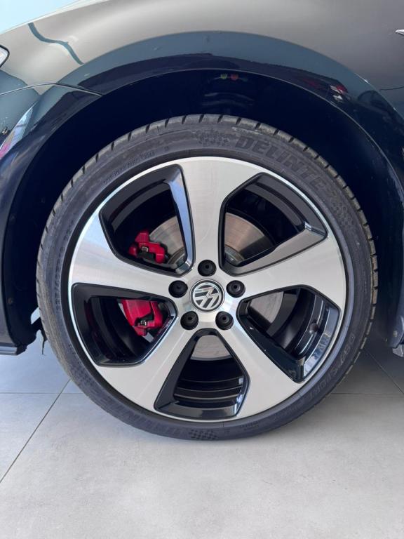 VOLKSWAGEN Golf - Foto