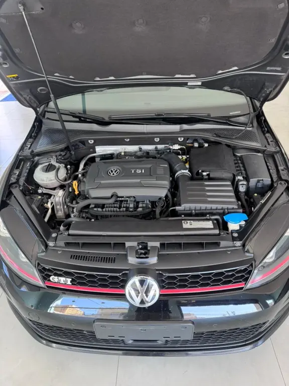 VOLKSWAGEN Golf - Foto