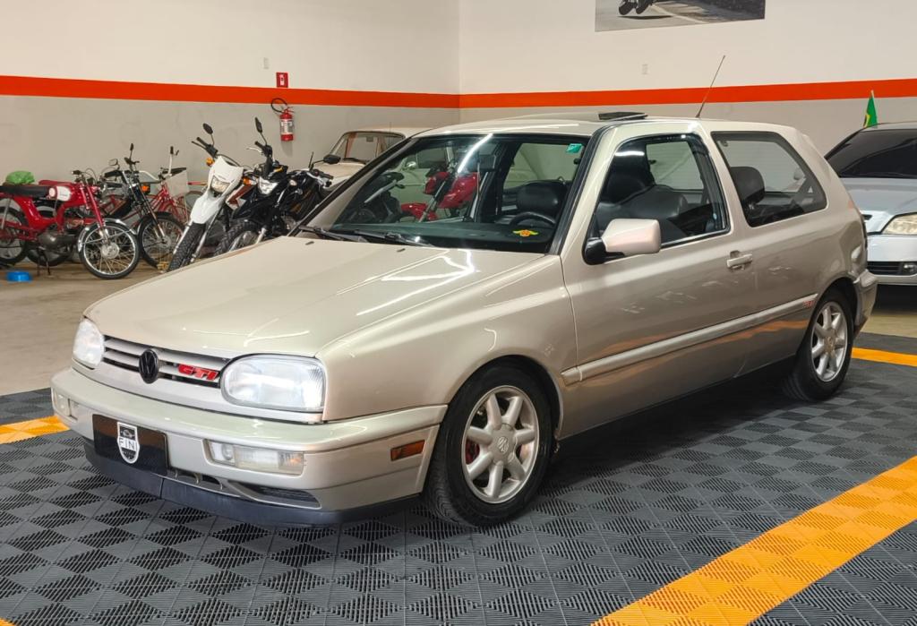 VOLKSWAGEN Golf - Foto