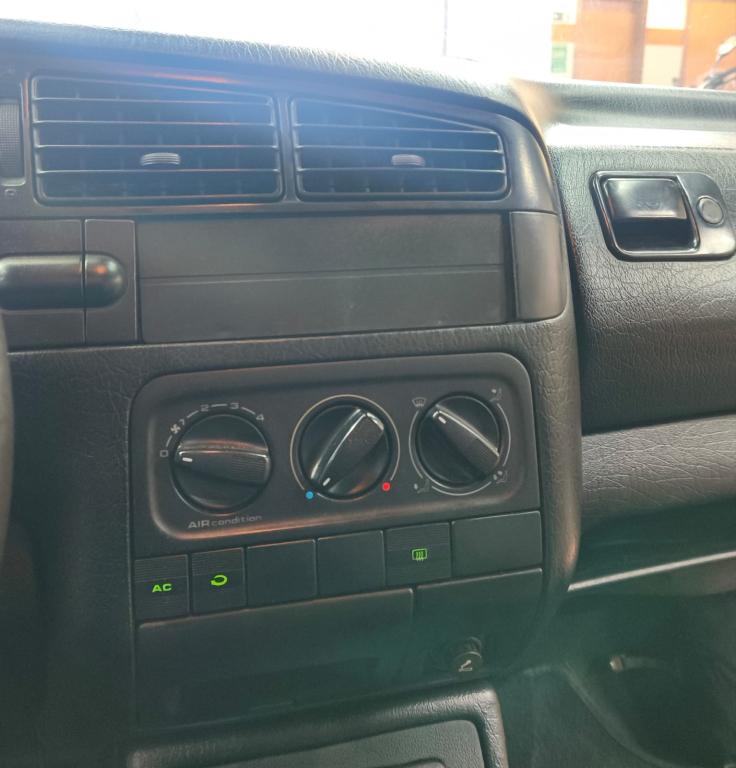 VOLKSWAGEN Golf - Foto