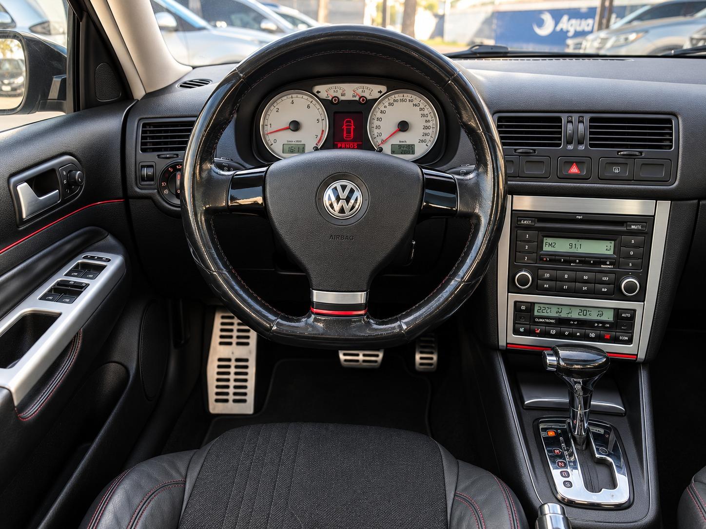 VOLKSWAGEN Golf - Foto
