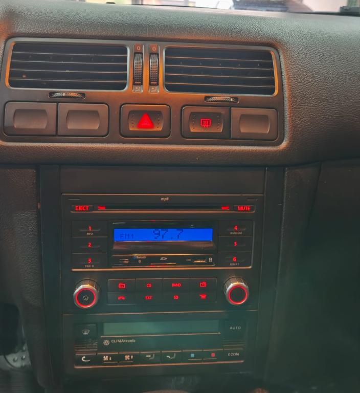 VOLKSWAGEN Golf - Foto