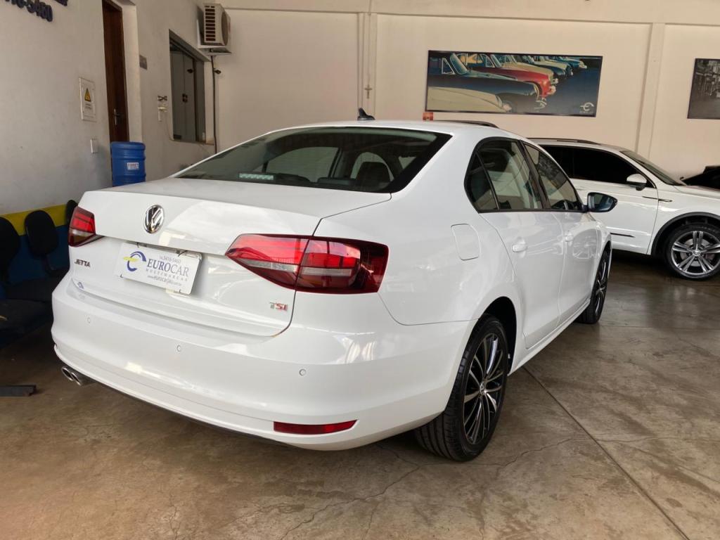 VOLKSWAGEN Jetta - Foto