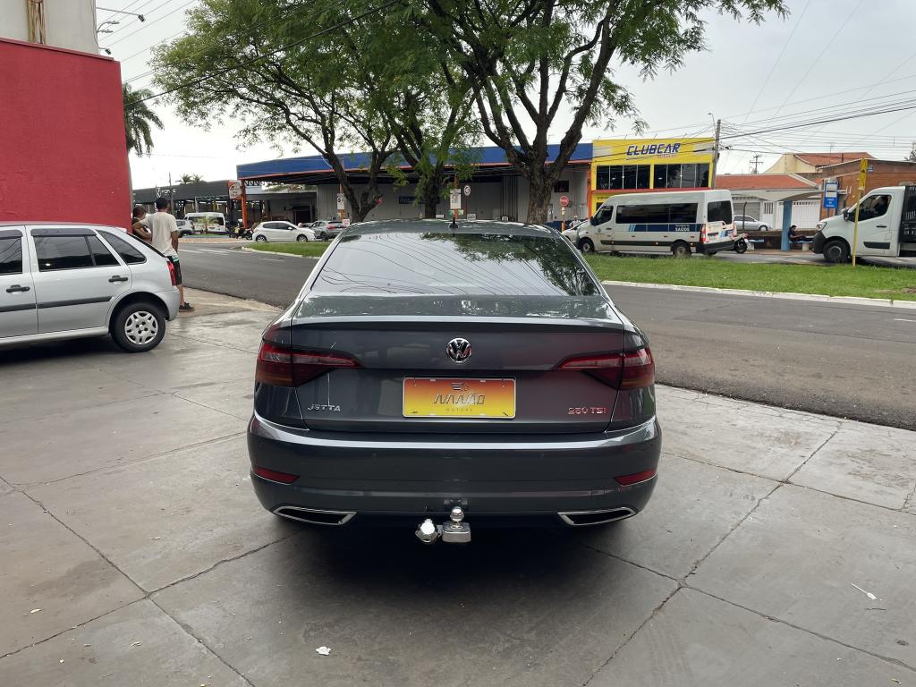 VOLKSWAGEN Jetta - Foto