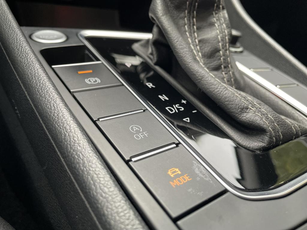 VOLKSWAGEN Jetta - Foto