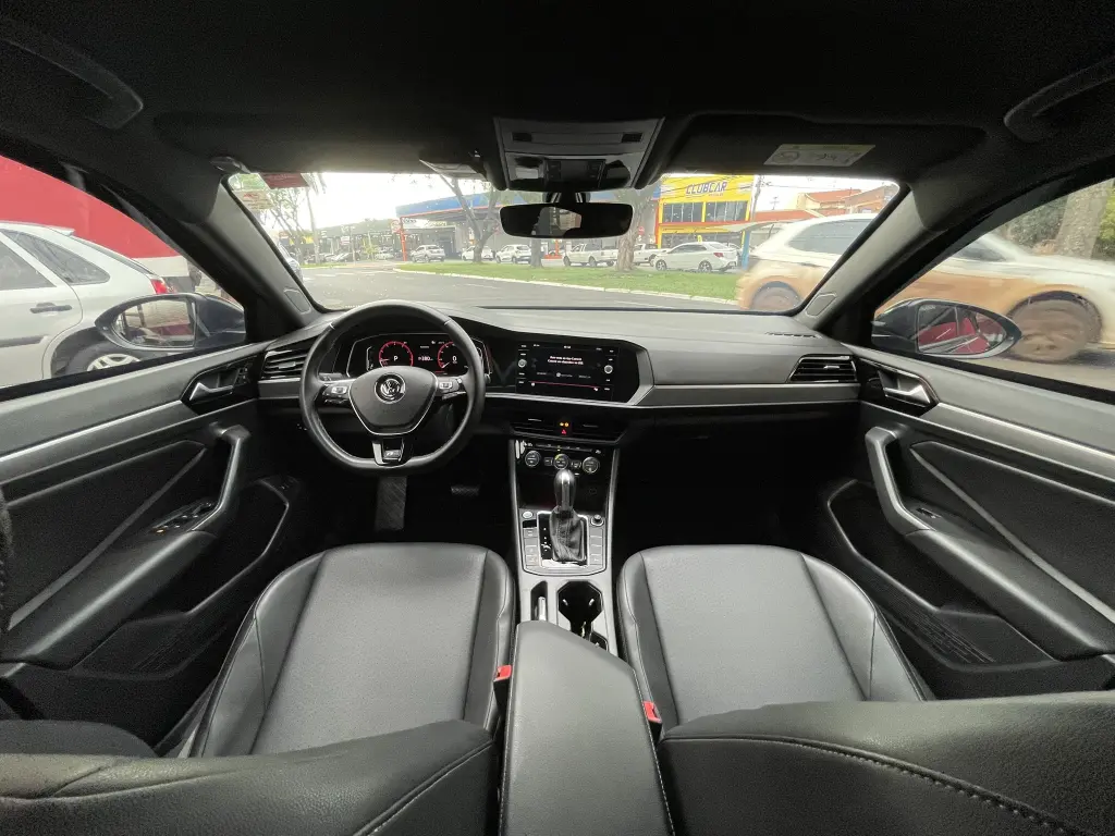 VOLKSWAGEN Jetta - Foto