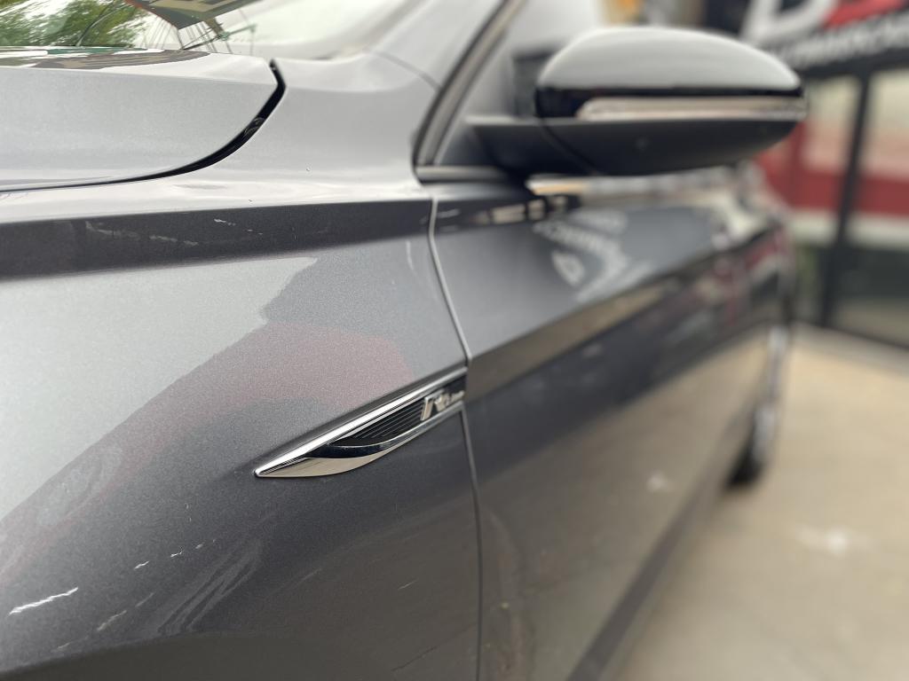 VOLKSWAGEN Jetta - Foto