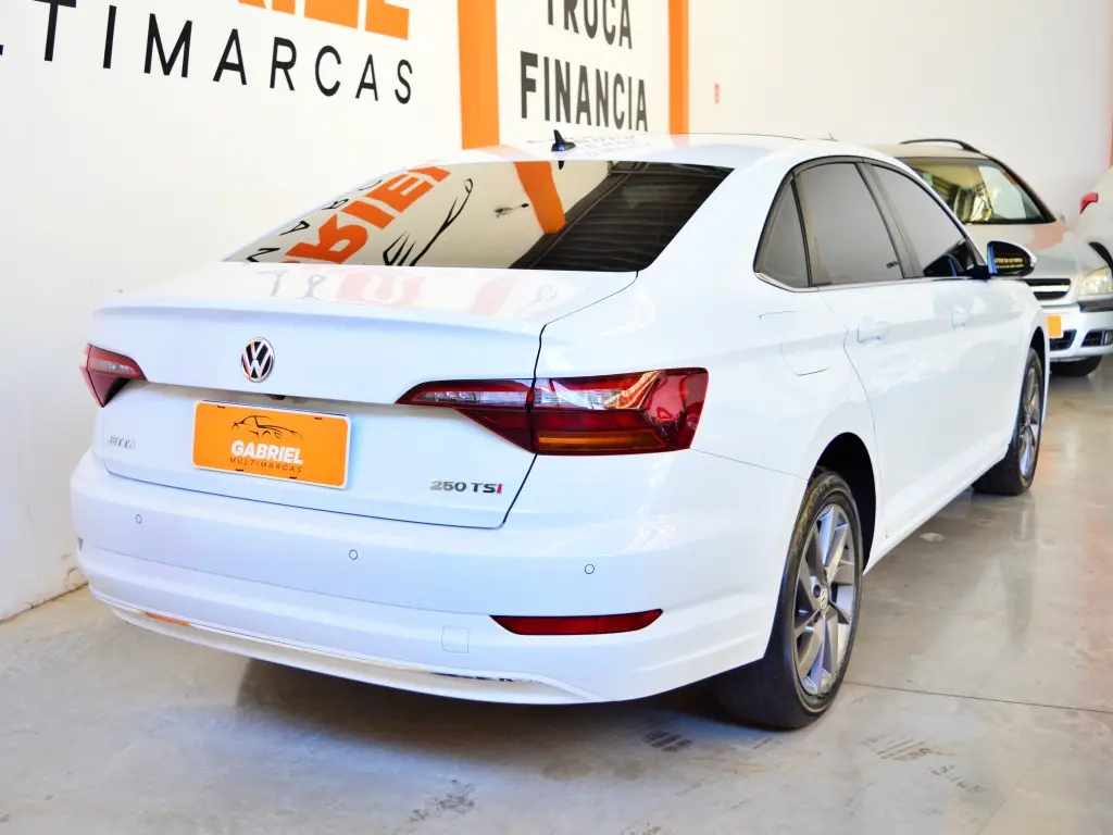 VOLKSWAGEN Jetta - Foto