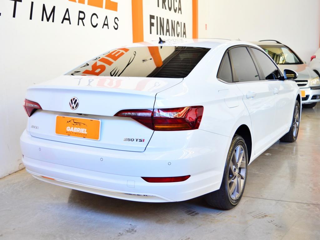 VOLKSWAGEN Jetta - Foto