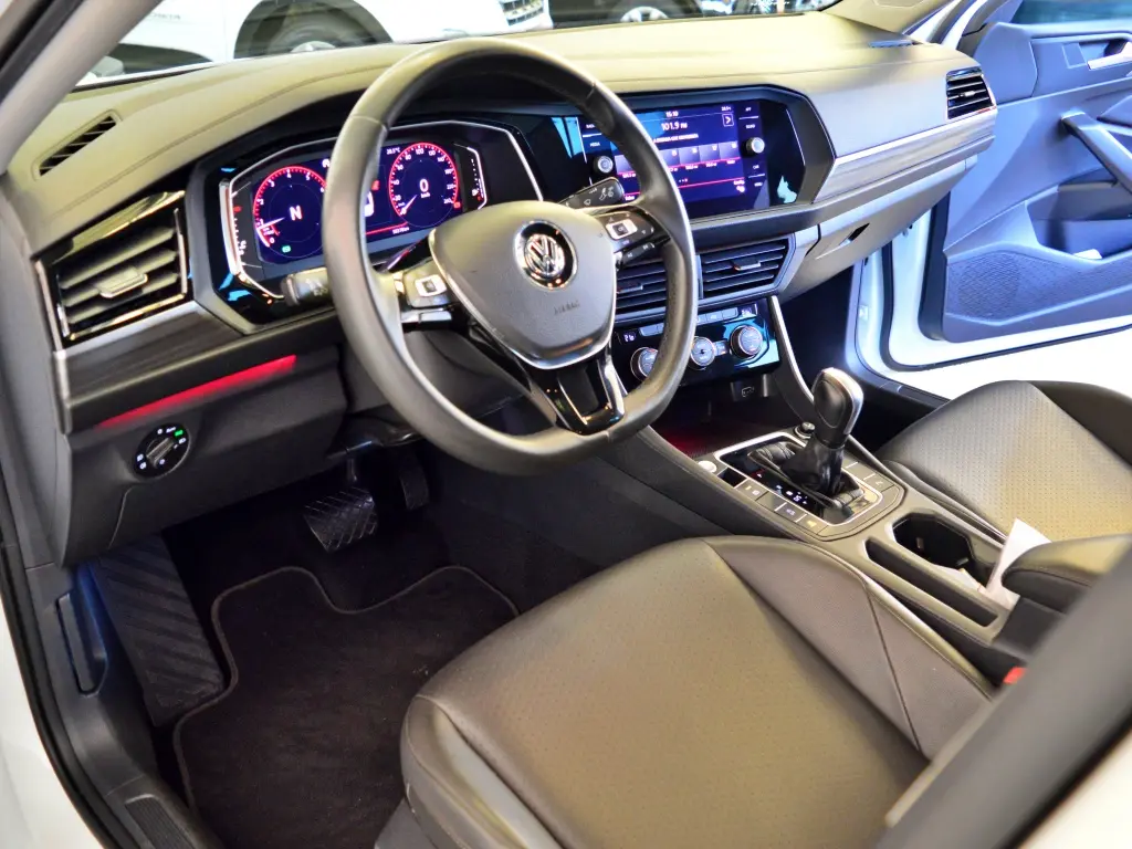 VOLKSWAGEN Jetta - Foto