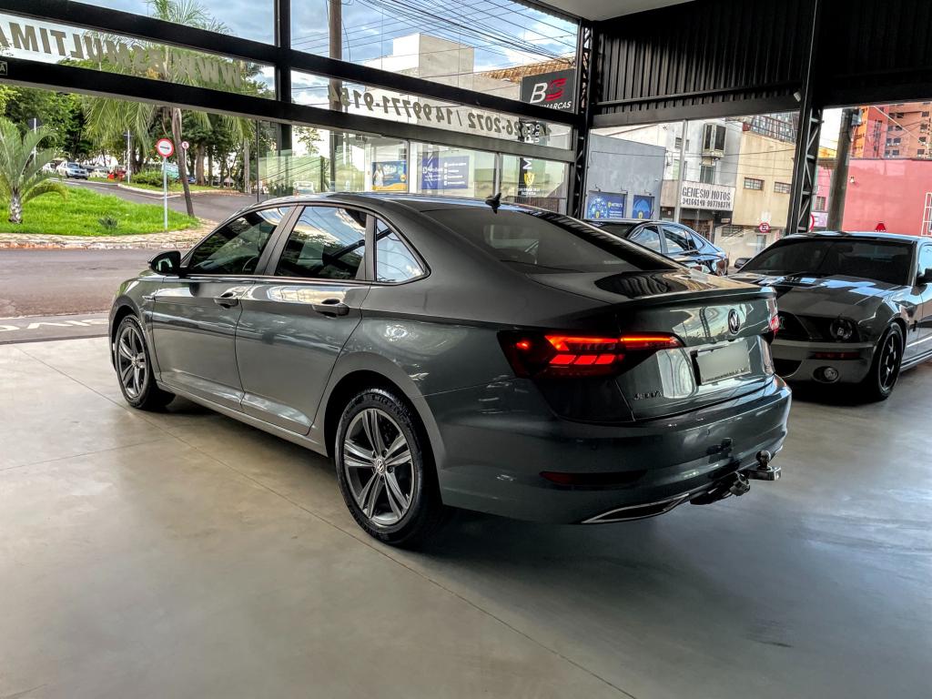 VOLKSWAGEN Jetta - Foto