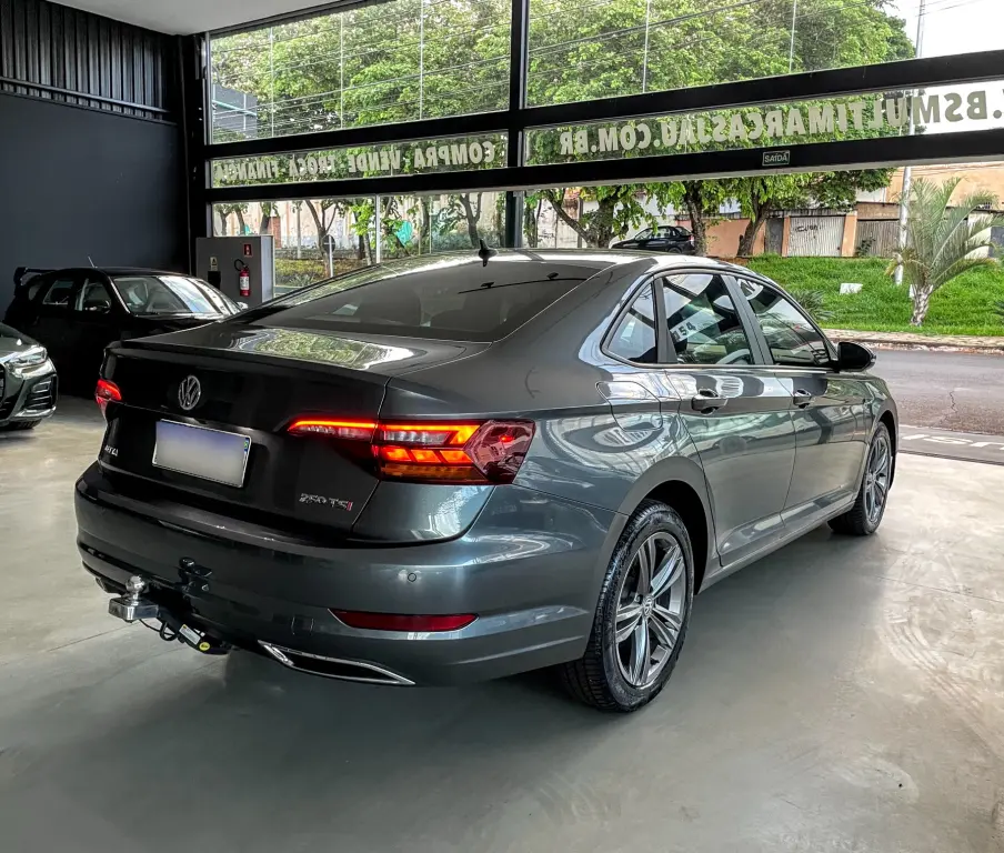 VOLKSWAGEN Jetta - Foto