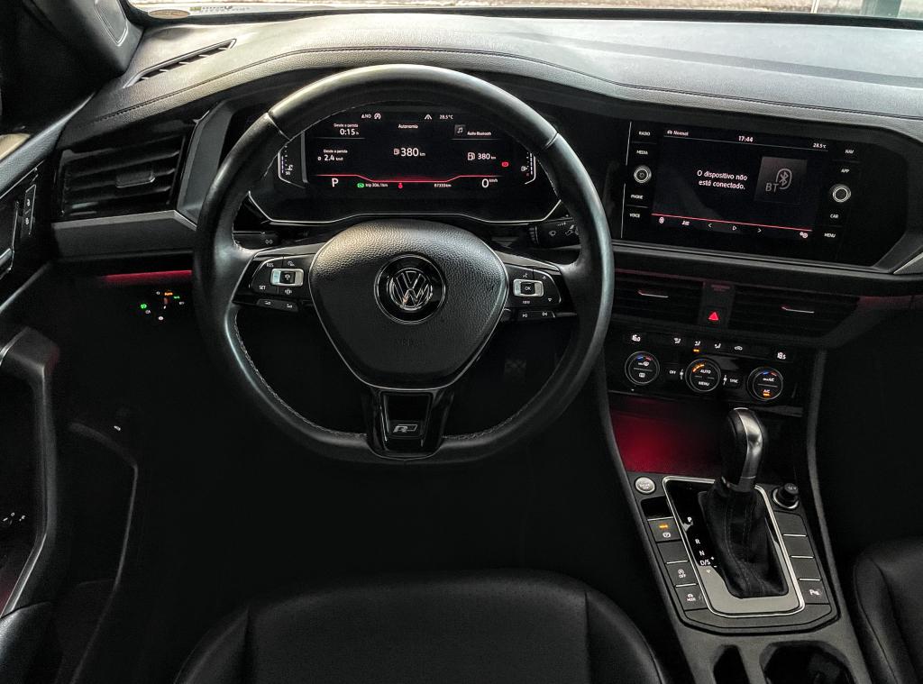 VOLKSWAGEN Jetta - Foto