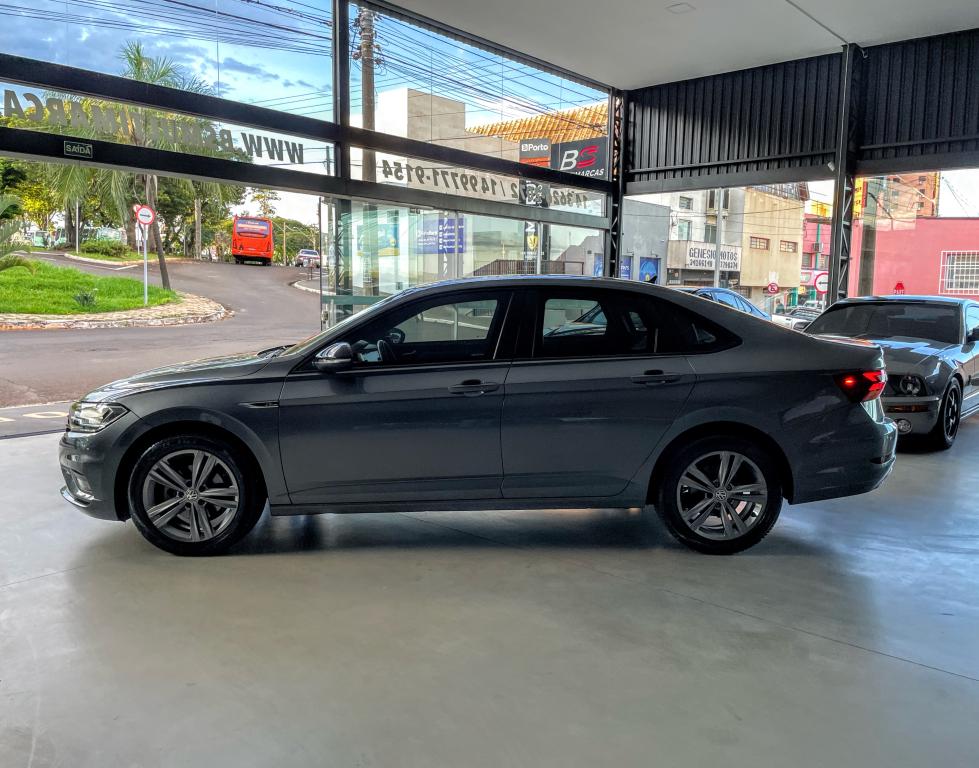 VOLKSWAGEN Jetta - Foto