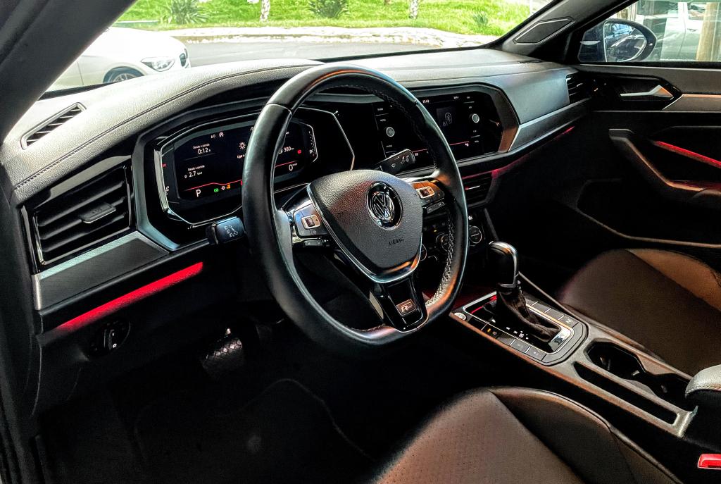 VOLKSWAGEN Jetta - Foto