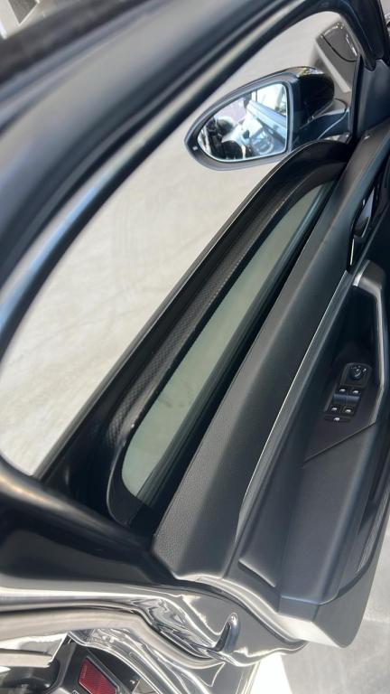 VOLKSWAGEN Jetta - Foto