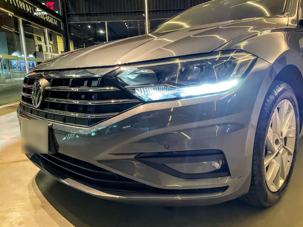 VOLKSWAGEN Jetta - Foto