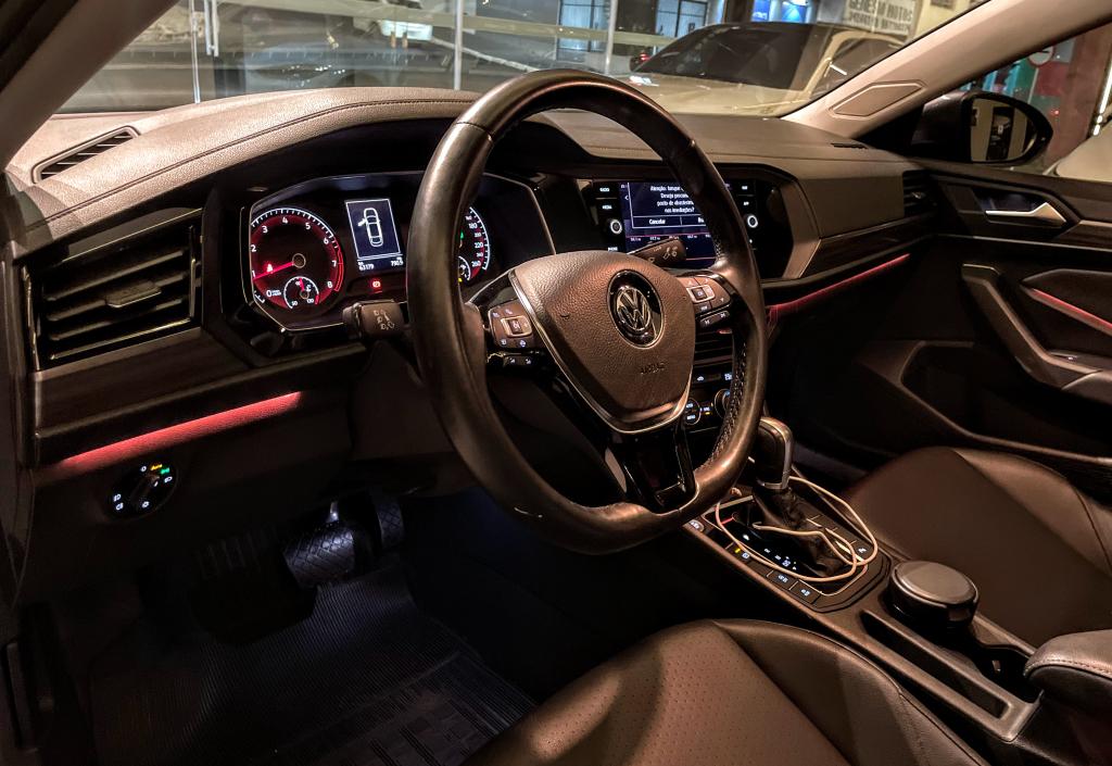 VOLKSWAGEN Jetta - Foto