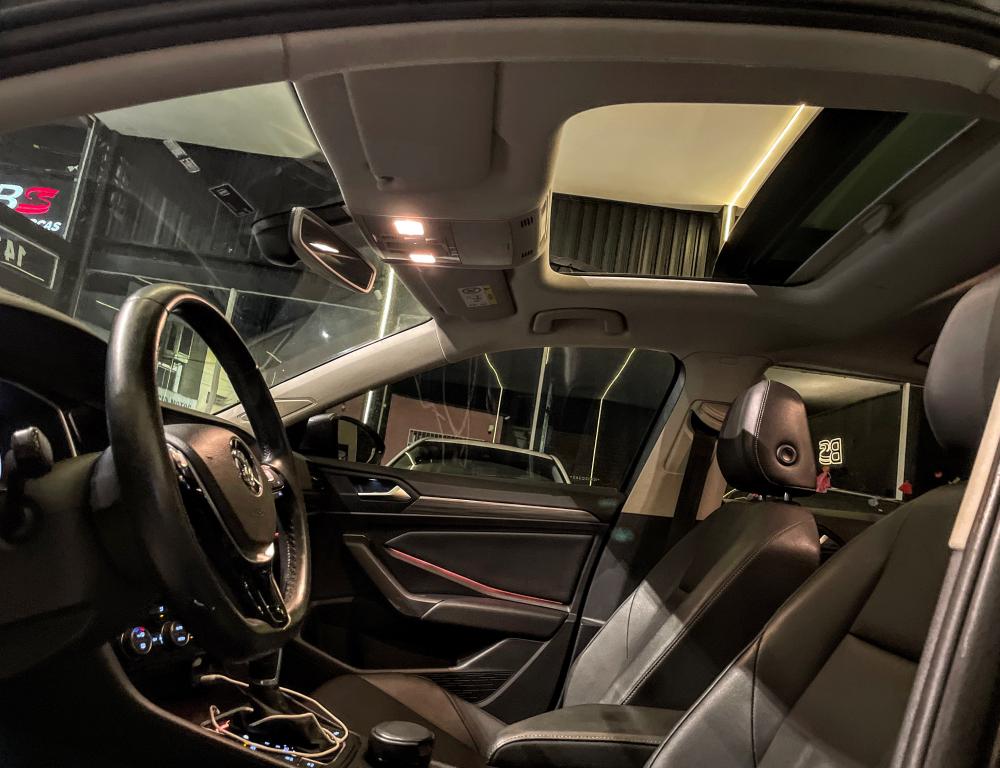 VOLKSWAGEN Jetta - Foto