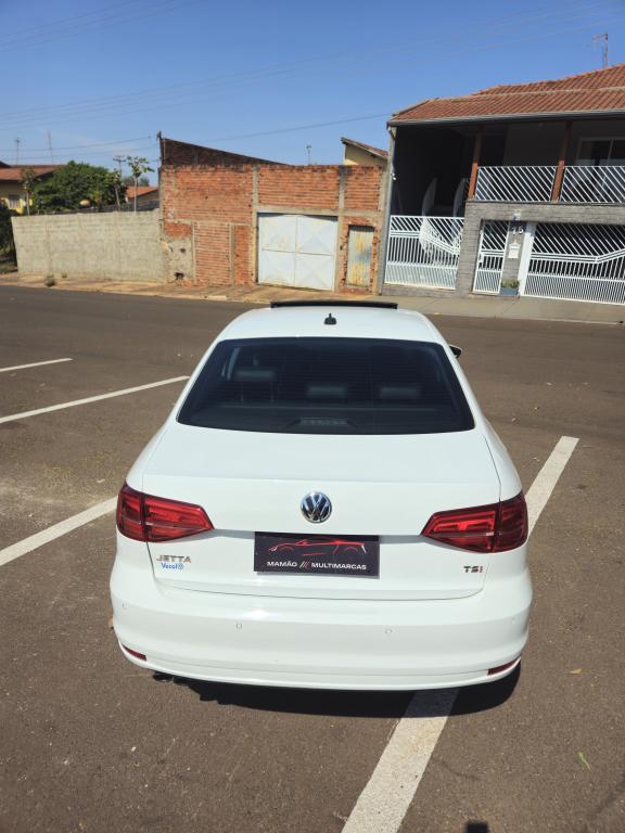 VOLKSWAGEN Jetta - Foto