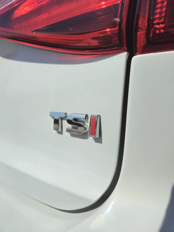 VOLKSWAGEN Jetta - Foto