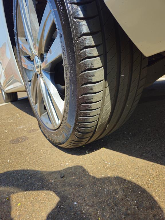 VOLKSWAGEN Jetta - Foto