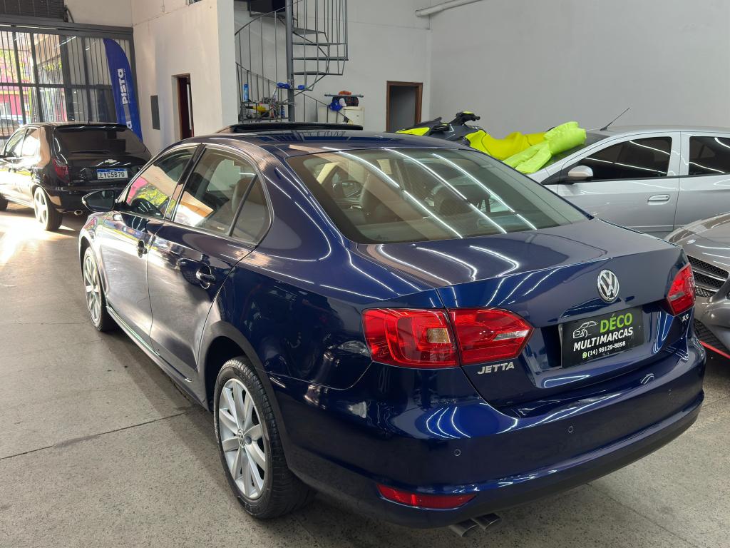 VOLKSWAGEN Jetta - Foto