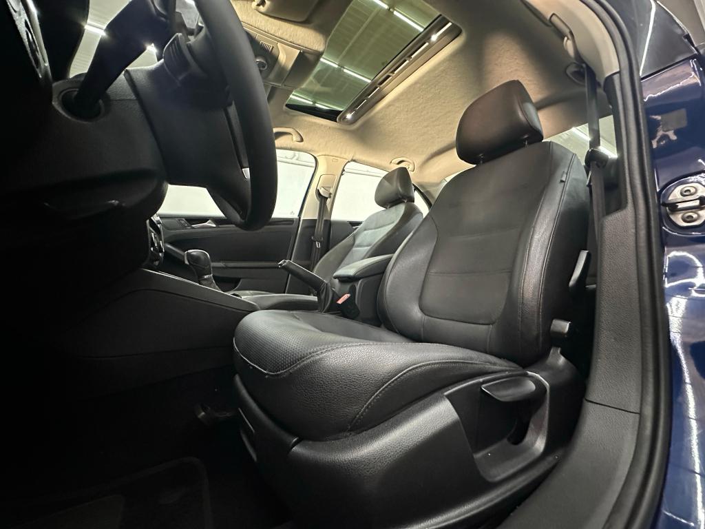 VOLKSWAGEN Jetta - Foto