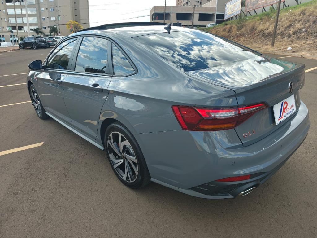 VOLKSWAGEN Jetta - Foto