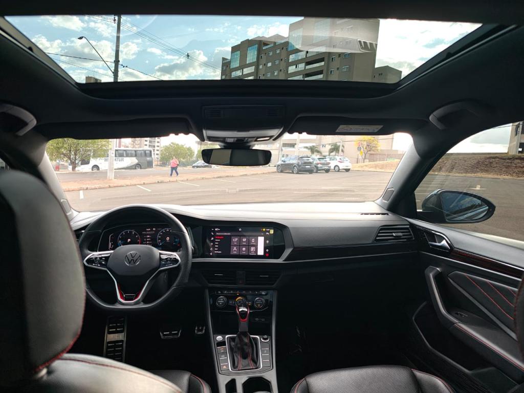 VOLKSWAGEN Jetta - Foto