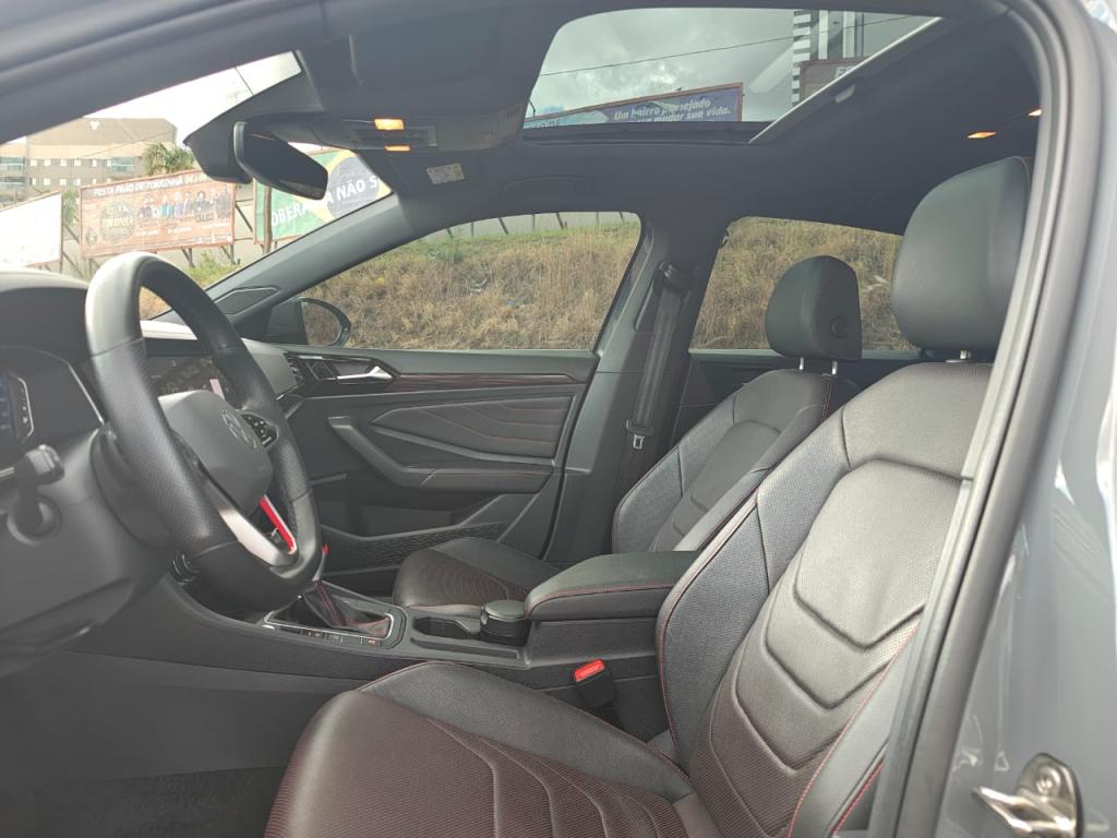 VOLKSWAGEN Jetta - Foto