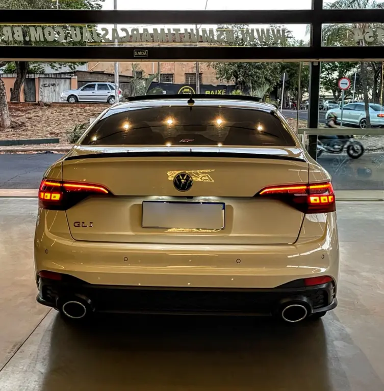 VOLKSWAGEN Jetta - Foto