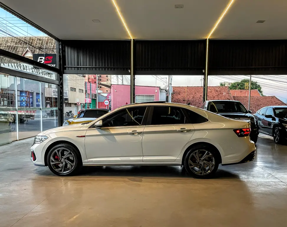 VOLKSWAGEN Jetta - Foto