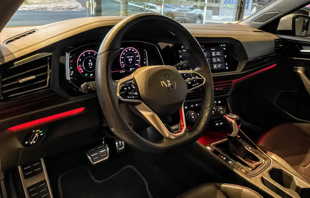 VOLKSWAGEN Jetta - Foto