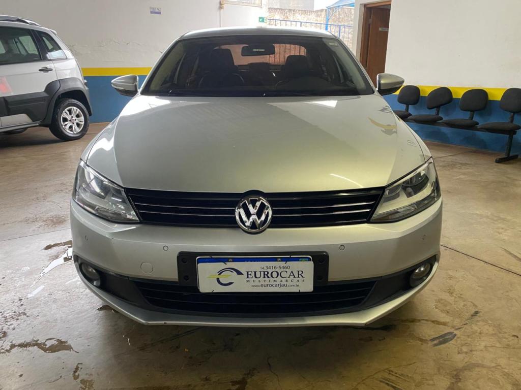 VOLKSWAGEN Jetta - Foto