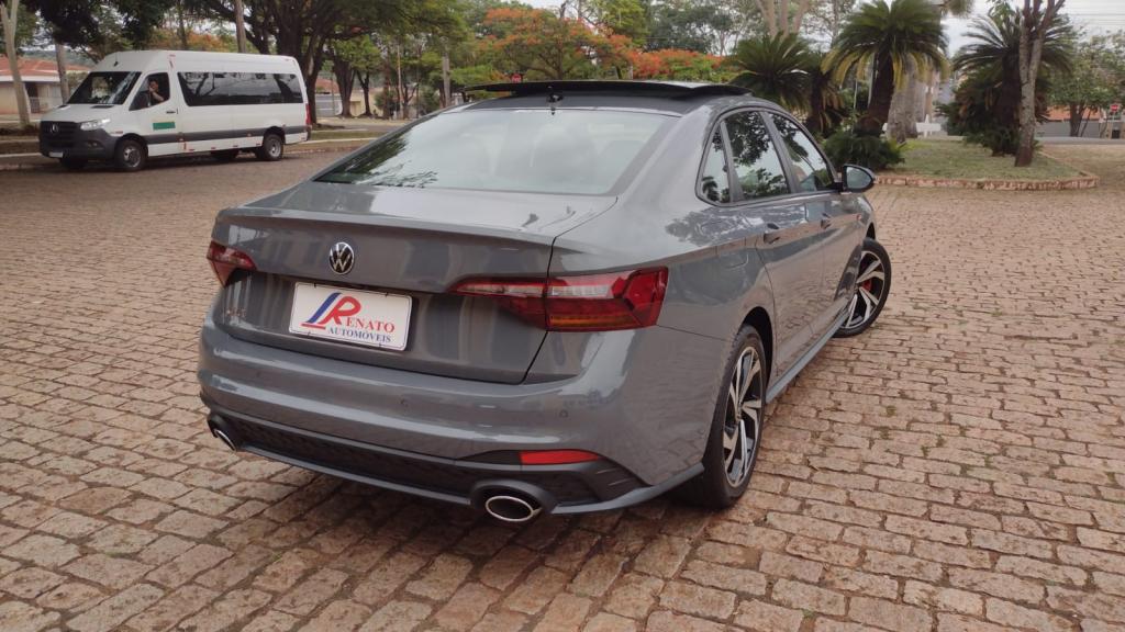 VOLKSWAGEN Jetta - Foto