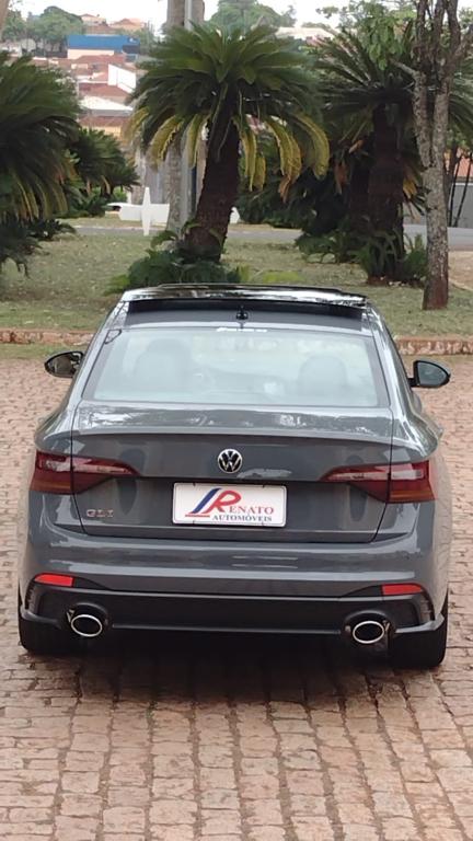 VOLKSWAGEN Jetta - Foto