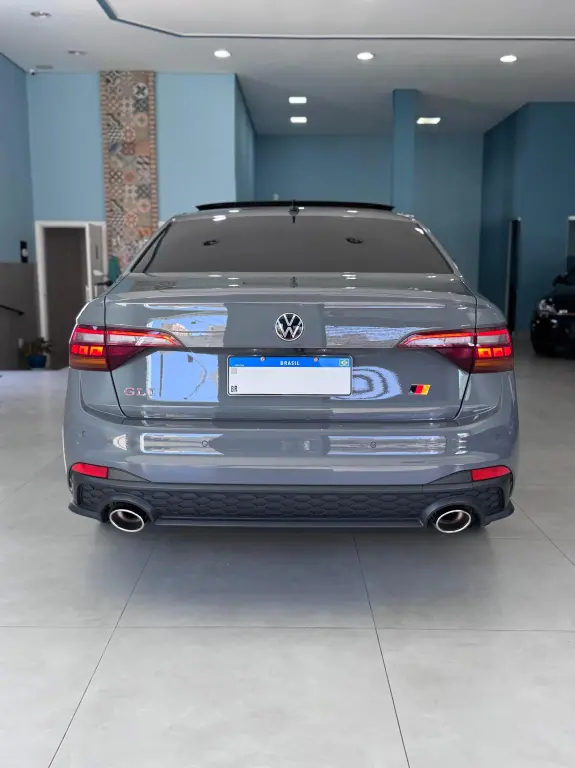 VOLKSWAGEN Jetta - Foto