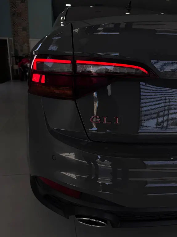 VOLKSWAGEN Jetta - Foto