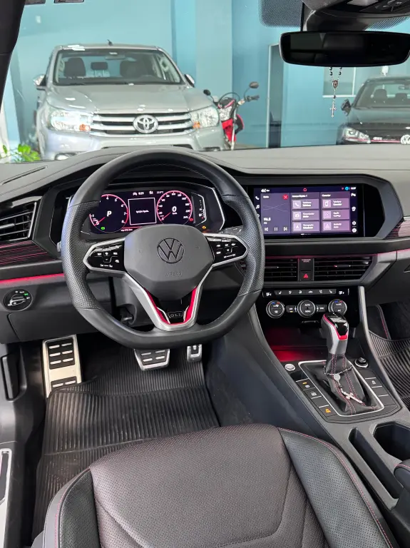 VOLKSWAGEN Jetta - Foto