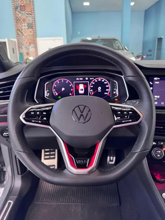VOLKSWAGEN Jetta - Foto