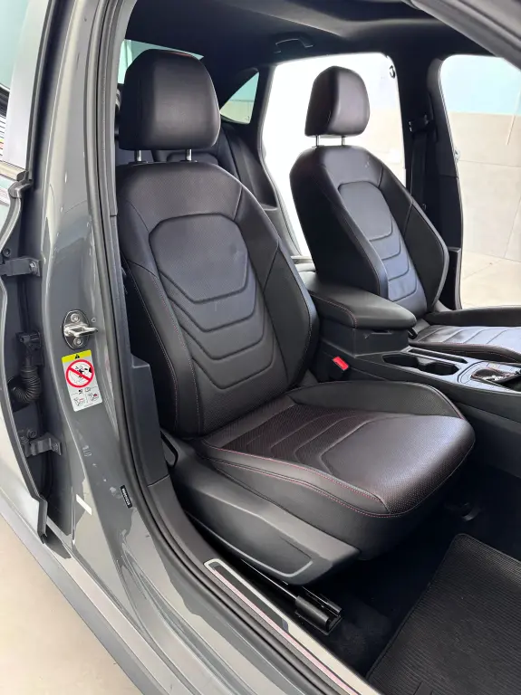 VOLKSWAGEN Jetta - Foto