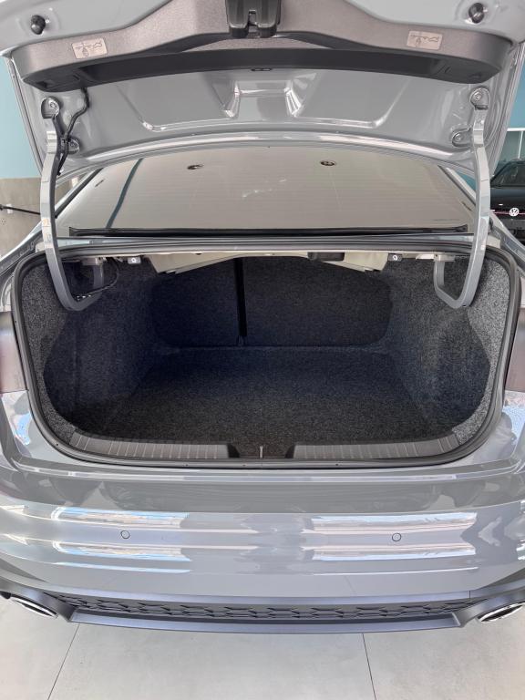 VOLKSWAGEN Jetta - Foto