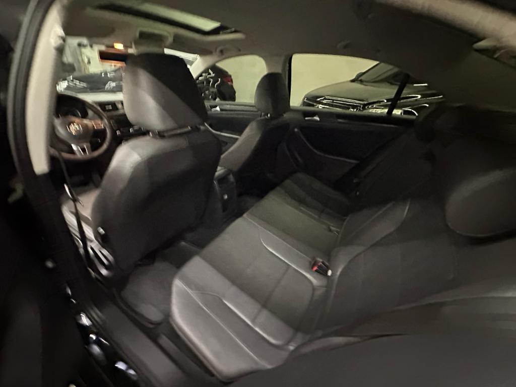 VOLKSWAGEN Jetta - Foto