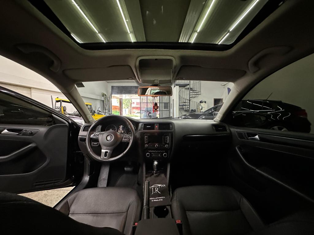 VOLKSWAGEN Jetta - Foto