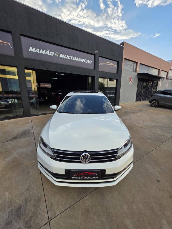 VOLKSWAGEN Jetta - Foto