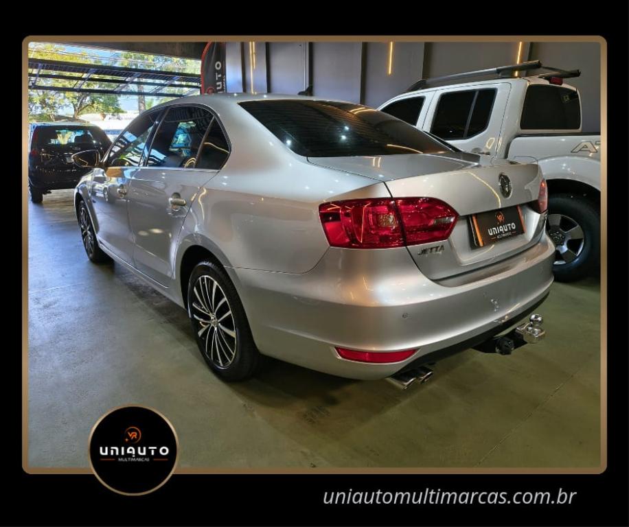 VOLKSWAGEN Jetta - Foto